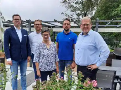Dennis Caspers (von links),  Jan-Dirk Dunkhase, Antje Wilken, Nils Baumgart, der zuk&uuml;nftig im Beirat mitarbeiten wird, und Thomas Wolkenhauer.
