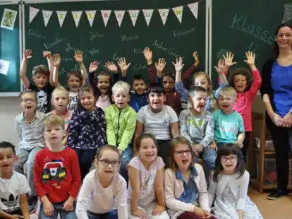 Insgesamt 22 Sch&uuml;lerinnen und Sch&uuml;ler z&auml;hlte die Klasse 1a der Grundschule Rodenkirchen mit der Lehrerin Stefanie Wiesner im vergangenen Jahr.