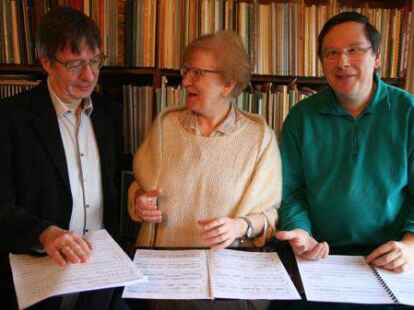 Einigkeit in der Jury mit (von links) Johannes von Hoff, Violeta Dinescu, Christoph Keller:  Der Komposition von G&uuml;nter Berger geb&uuml;hrt der erste Preis.