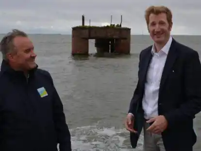 Robert Kowitz stellte dem Europaabgeordneter Jan-Christoph Oetjen verschiedene touristische Projekte in Butjadingen vor. Dazu geh&ouml;rt auch der geplante neue F&auml;hranleger in Eckwarderh&ouml;rne.