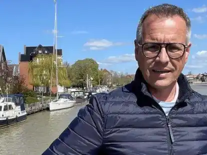 Holger Hartwig, Jahrgang 1970, ist geb&uuml;rtiger Leeraner, hat viele Jahre als Journalist gearbeitet und ist heute mit seiner Agentur Hartwig3c in den Bereichen Communication, Coaching und Consulting t&auml;tig (www.hartwig3c.de).