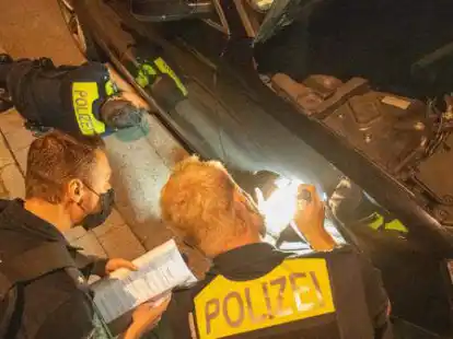 Zahlreiche Verst&ouml;&szlig;e stellte die Kontrollgruppe &bdquo;Autotuning&ldquo; der Polizeiinspektion Oldenburg Stadt/Ammerland am Freitag bei mobilen und station&auml;ren Kontrollen von Kraftfahrzeugen der Tuningszene im Oldenburger Stadtgebiet fest.