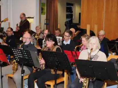 Fr&uuml;her war bei den Proben mehr los: Hier bereiteten sich Mitglieder der St. Nick-Concert-Band aus Edewecht auf ein Adventskonzert vor.