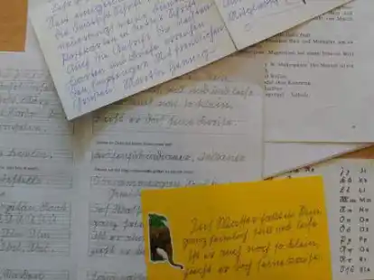 Briefe auf S&uuml;tterlin: Mit dem Bildungswerk Bar&szlig;el kann diese Schrift erlernt werden.