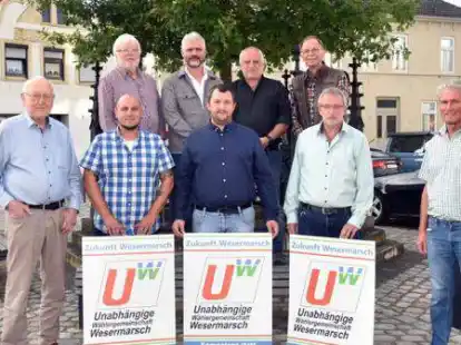 Hinten, von links: Reiner Gollenstede, (WGB Brake) Thorsten B&ouml;ner, (UW Elsfleth) Heiko Ideler und Peter Schnepper (UW Ovelg&ouml;nne) Vorne, von links: Walter Erfmann, Mitgr&uuml;nder der UWW, Marcel Stache, Marvin R&ouml;npage, Clemens Rittel, Hans Schwedt