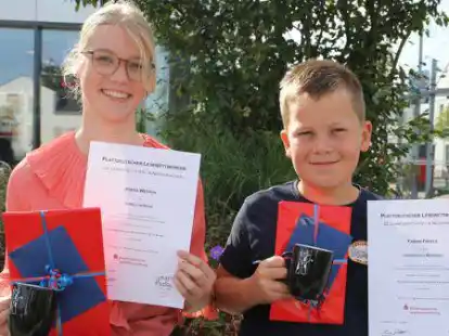 J&ouml;rdis Weerda und Fabian Freels geh&ouml;rten beim 22. Plattdeutschen Lesewettbewerb zu den Gewinnern. Aus dem Landkreis Wesermarsch war au&szlig;erdem Grietje Weerda (nicht auf dem Bild) unter den Siegerinnen.