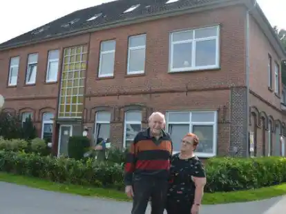 Wohnt seit vielen Jahren mit seiner Frau Annegret in seiner fr&uuml;heren Schule: Hans Backer.