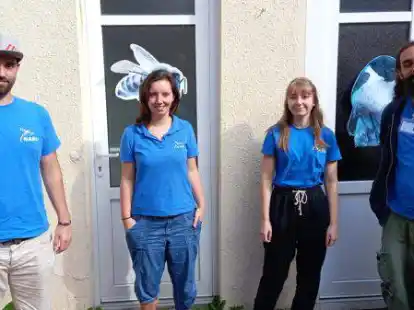 Von links nach rechts: Philip Magin, Xenja Hollmann, Diana Kremer und Dustin El Abdioui freuen sich &uuml;ber neue Mitglieder f&uuml;r den Nabu Ostfriesland.