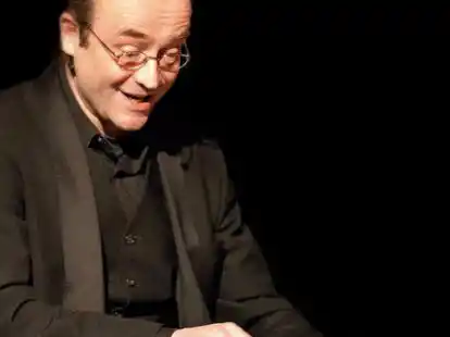 Friedemann Jaenicke gibt ein Konzert in der Auferstehungskirche in Bookholzberg.