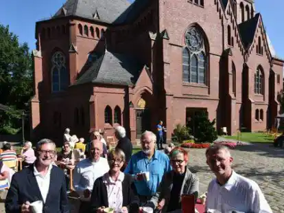 Der Vorstand des Orgelf&ouml;rdervereins (von links): Wolfgang Wehner, Lothar Holger Fiedler (Vorsitzender), Sabine Dugge, Hartmut Moldt, Beate Besser (Organistin) und Pastor Christoph Fasse.
