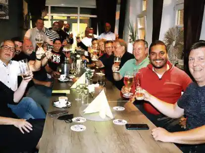 Haben einen Sitz verloren, bleiben aber mit Abstand st&auml;rkste Kraft: Die Zeteler Sozialdemokraten hatten bei ihrer Wahlparty im Da Cosimo in Zetel Grund zu feiern.