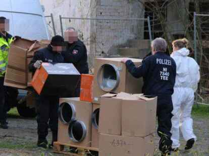 Eine Drogenplantage hatte die Polizei im M&auml;rz 2020 in der Gemeinde Ovelg&ouml;nne ausgehoben und dabei umfangreiches Equipment sichergestellt (Symbolbild).