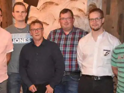 Sie leiten die Geschicke des Carneval Club Sedelsberg (von links): Joachim Tiedeken, Lars Schr&ouml;der, Stefan van Kempen, Henrik Hawighorst, Nils Tapken und Wolfgang Neitzel.