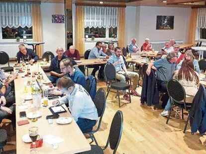 Spannung am Wahlabend in der Gastst&auml;tte Fiedler: die SPD in Wiesmoorer verlor ihre Mehrheit im Stadtrat.