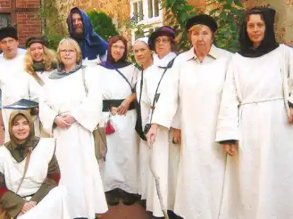 Tritt auf bei der Woche der offenen T&uuml;r von Blauschimmel Atelier und Ibis: der &bdquo;ChorGonzola&ldquo;.