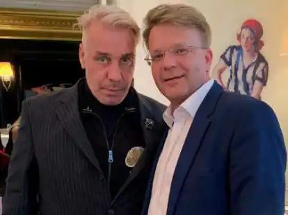 Till Lindemann und Bj&ouml;rn Gehrmann am Rande des Festivals &bdquo;Spasskaja Baschnja&ldquo; in Moskau