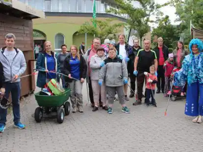 In Tossens trafen sich die M&uuml;llsammler beim Ferienpark Nordseek&uuml;ste.