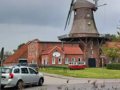 H&auml;ufig genutzt und f&uuml;r Fu&szlig;g&auml;nger und Radfahrer nicht besonders komfortabel: die Kreuzung der Manningastra&szlig;e und der M&ouml;hlenh&ouml;rn an der Pewsumer M&uuml;hle.
