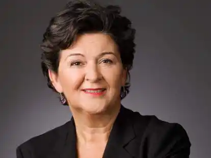 Der FDP-Vorstand um Christiane Ratjen-Damerau wurde von den Mitgliedern best&auml;tigt.