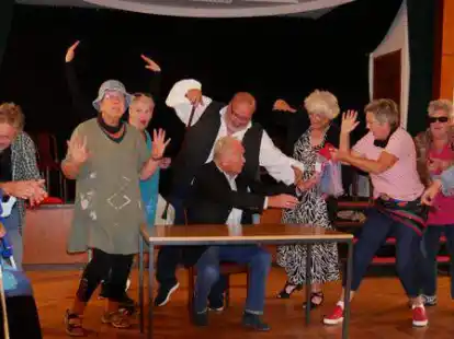 Aufregung und Action: Die Theatergruppe der Seefelder M&uuml;hle zeigt &bdquo;Der &Uuml;berfall&ldquo;.