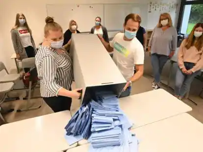 Der Wahlausschuss hat die Ausz&auml;hlung der Stimmen der Stadtrats- und der Oberb&uuml;rgermeisterwahl &uuml;berpr&uuml;ft und einige kleinere Korrekturen vorgenommen.