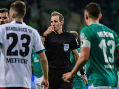 <p>                Schiedsrichter Sascha Stegemann stand beim Nordderby im Mittelpunkt. Mit seinen Entscheidungen waren vor allem die Werder-Fans unzufrieden. Bild: Imago             </p>