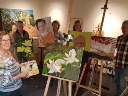 In der M&uuml;ller-vom-Siel-Kate in D&ouml;tlingen: (von links) Gudrun M&uuml;ller, Claudia Ventker, Gertje Kollmann, Insa Gerdes und Theo Leijdekkers.