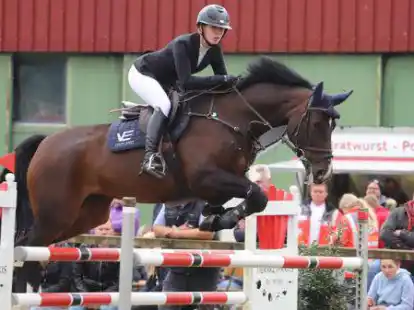 Den Sieg im Gro&szlig;en Preis von B&ouml;sel holte sich Victoria Elbers von der RUFG Falkenberg.