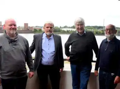 Jens Schr&ouml;der, Holger Stockfleth, Alfred Rausch und Otto Schr&ouml;der wissen um die gro&szlig;en Herausforderungen, die der Wassersportverein Motzen zu bew&auml;ltigen hat.
