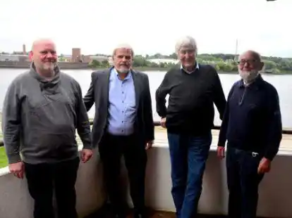 Jens Schr&ouml;der, Holger Stockfleth, Alfred Rausch und Otto Schr&ouml;der wissen um die gro&szlig;en Herausforderungen, die der Wassersportverein Motzen zu bew&auml;ltigen hat.