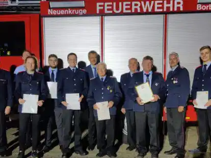 Ehrungen und Bef&ouml;rderungen: Bei der Feuerwehr Borbeck-Neuenkruge gab es einige Auszeichnungen f&uuml;r Feuerwehrleute f&uuml;r langj&auml;hrige Mitgliedschaft.