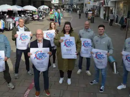 Freuen sich auf professionelle Graffiti-Kunst in Cloppenburg (von links): Renke Harms (&bdquo;Die Jungs