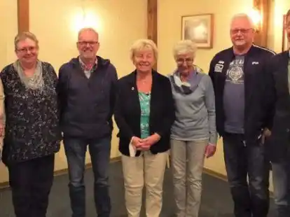 Zum Vorstand der Nordenhamer Sportsch&uuml;tzen geh&ouml;ren B&auml;rbel Diekmann, Christiane Wittkowsky, Rolf Hecken, Karin T&ouml;njes, Edith Berner, Stefan Tr&uuml;per und Gerd Lange.