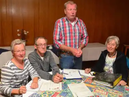 Hoffen, bald wieder mehr Veranstaltungen ausrichten zu k&ouml;nnen: Schriftf&uuml;hrerin Rita Harwarth, Festausschussmitglied Andreas Maguna, G&uuml;nter Flegel und Kassenwartin Heide Voss