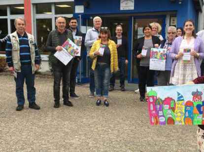 Musik- und Tanzfest in Ahlhorn: Die neunj&auml;hrige Lale hat ein Bild f&uuml;r die Interkulturelle Woche gemalt.