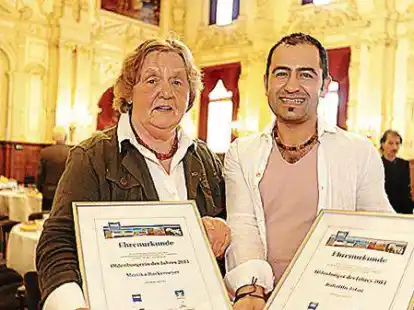 Ausgezeichnet: Monika Barkemeyer und Bahattin Aslan wurden f&uuml;r ihr besonderes ehrenamtliches Engagement zu den  &bdquo;Oldenburgern des Jahres  2011&ldquo; ernannt.