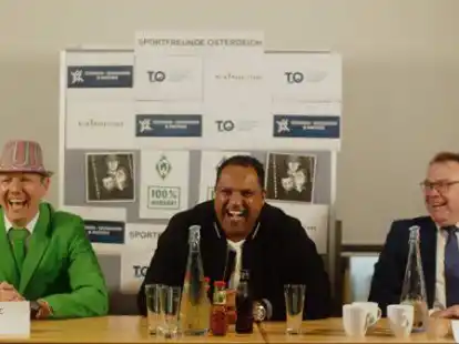 Gute Laune beim Videodreh: (von links) Carsten Steenken, Ex-Profi Ailton und Arndt Schweer