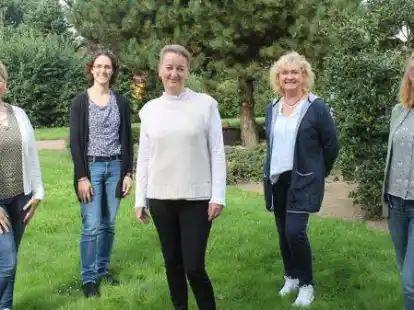 Nadine R&ouml;ckmann (stellv. Pflegedienstleitung, von links), Anne-Christine Baro (Koordinatorin), Karin Kellermann (Koordinatorin), Hildegard Meyer (Koordinatorin) und Kerstin F&auml;hrmann (Pflegedienstleitung)  freuen sich auf die Wiederaufnahme der Beratungsstelle.