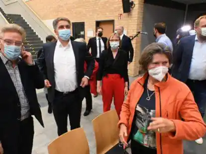 J&uuml;rgen Krogmann (2. von links) im Kreise seiner SPD&ndash;Genossen.