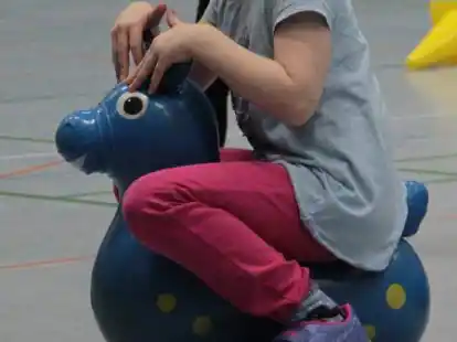 Kinderturnen ist in den Vereinen beliebt die Sportfreunde W&uuml;sting suchen &Uuml;bungsleiter und Helfer.