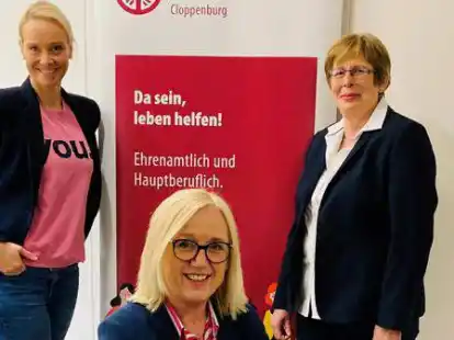 Wechsel beim SkF: Ines Luthmann (von links) als neue Gesch&auml;ftsf&uuml;hrerin, Marga Bahlmann, Julia Wienken, 1. Vorsitzende des Sozialdienstes kath. Frauen e.V. Cloppenburg
