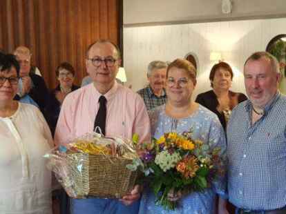 Dank an den scheidenden Vorsitzenden: Meike Schl&ouml;mer-Thomann (von links), Klaus Fleming, Yvonne Fleming, Rainer Haberland