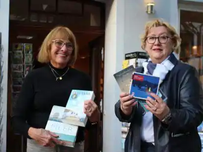Eleonore Gollenstede und Manuela Sch&ouml;ler freuen sich, endlich wieder ein kulturelles Programm in Brake bieten zu k&ouml;nnen.
