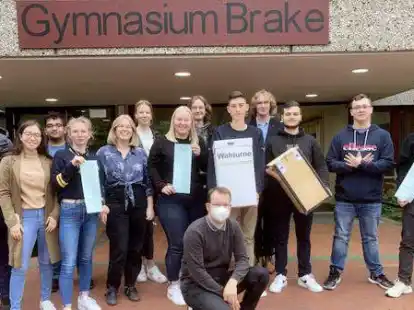 Die Sch&uuml;lerinnen und Sch&uuml;ler des Politikkurses von Christian Kaiser organisierten in diesem Jahr die Juniorwahl am Gymnasium Brake.