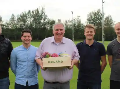 Neu aufgestellt: (v.li.) Schriftf&uuml;hrer Thomas Ulpts, der neue 1. Vorsitzende Hauke Meschkat, der bisherige 1. Vorsitzende Roland Ulpts, 2. Vorsitzender Max Warnken und Kassenwart Dennis Siems