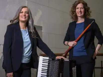 Traten in Oldenburg auf: Margit Kern (Links) und Katharina B&auml;umlKatharina B&auml;uml (Schalmei)