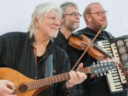 Beim &bdquo;Vergn&ouml;gten Abend&ldquo; in der Mensa auch dabei: das &bdquo;Laway-Trio&ldquo;.