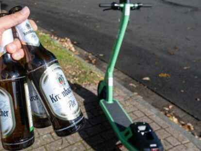Bier trinken und E-Scooter fahren passen nicht zusammen. Elektroroller sind Kraftfahrzeuge, für deren Nutzung Regeln gelten.