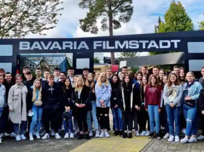 Die Friesoyther BBS-Sch&uuml;ler besuchten auch die Bavaria-Filmstudios.