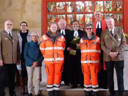 Von links: Ortsbeauftragter Andreas Feige, Notfallseelsorgerin Ute Gode, die Betreuungshelferinnen Gisela Verbeek und Rebecca Ohlenbusch, Pastor Udo Dreyer (Koordinator Notfallseelsorge im Landkreis Oldenburg), die neue Verbandspastorin Birte Wielage, Notfallseelsorgerin Petra Feige, Pastor Dr. Stefan Welz und Regionalvorstand Thomas Lemke.